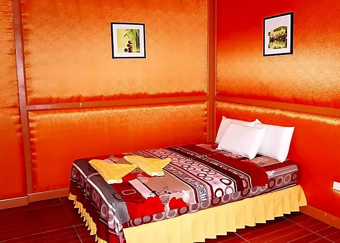 Hotel Cordova Village